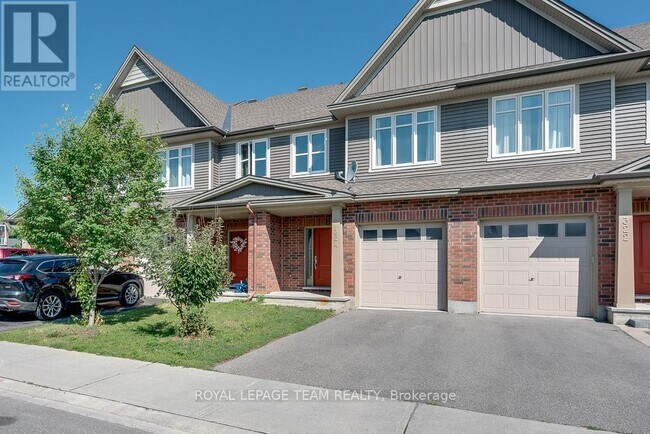 Building Photo - 324 Fergus Cres
