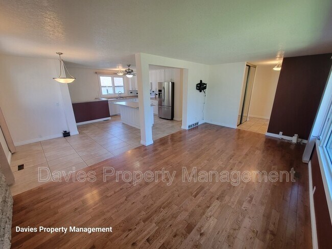 Photo du bâtiment - 115 Henry Ave NW