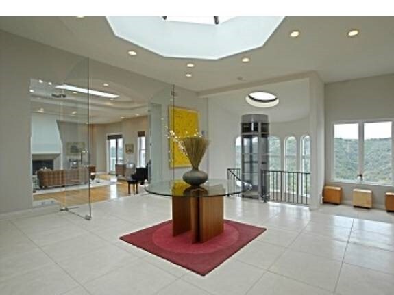 Foto del edificio - 1939 Stradella Rd