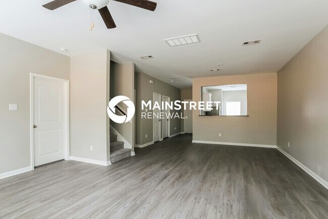 Building Photo - 5 Bedroom Pet-Friendly Home in Magnolia, TX with Main Street Renewal