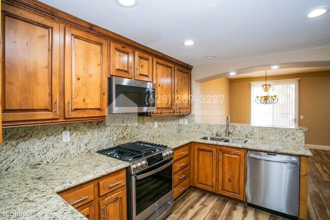 Building Photo - 3 br, 2.5 bath Condo - 10180 DEERFIELD BEA...
