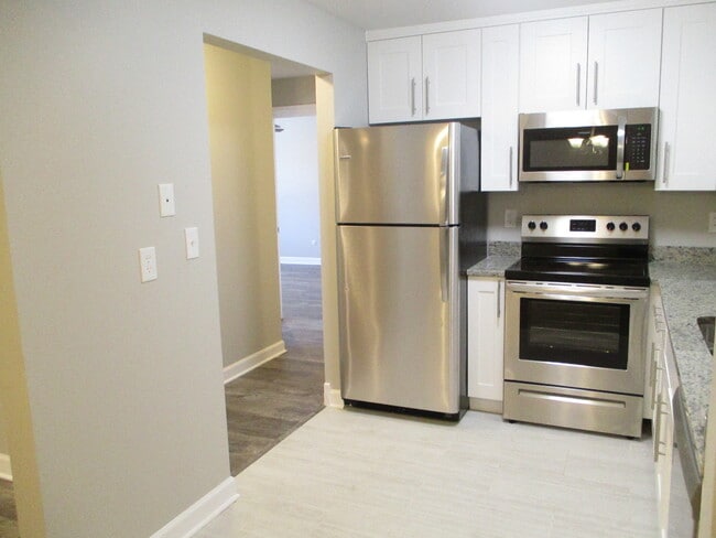 Foto del edificio - 580 Somerset Ln