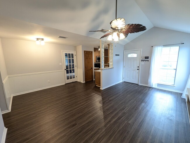 Building Photo - 250 Terrance Ln