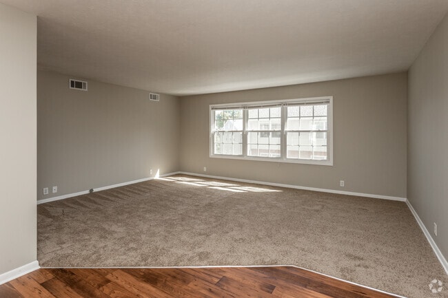 3BR, 1.5BA - 1,152 SF - Pacific Gardens Apartments