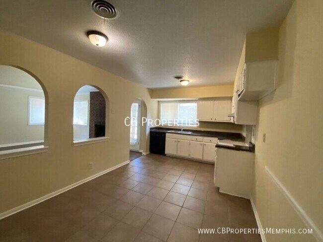 Foto del edificio - 6233 Cranbury Park Dr