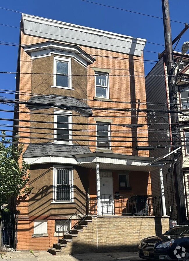 Building Photo - 35 Norfolk St