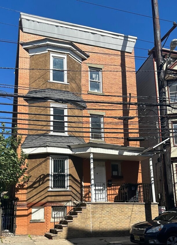 Primary Photo - 35 Norfolk St