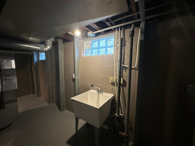 Foto del edificio - Newly Remodeled 3 Bedroom Single Family $5...