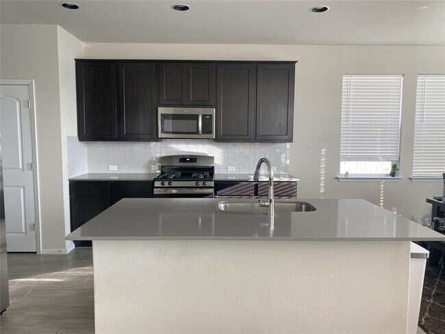 Foto del edificio - 211 Living Reef Dr