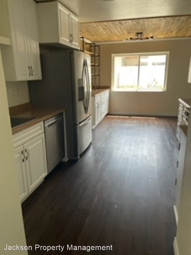 Building Photo - 3 br, 2 bath House - 3353 Las Vegas Dr
