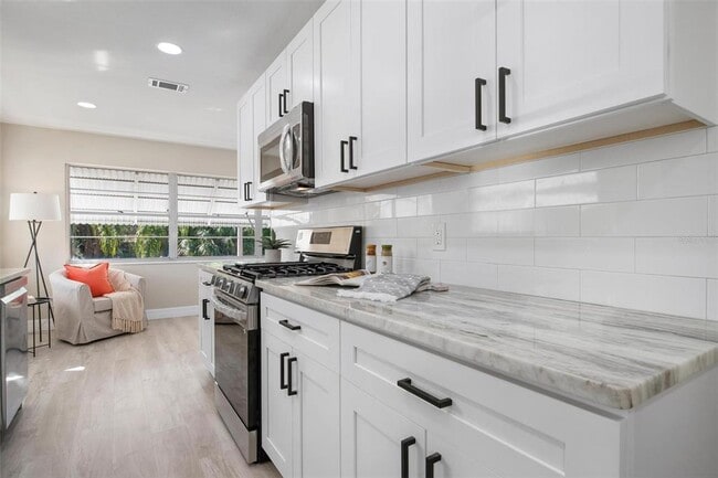 Foto del edificio - 5217 81st St N
