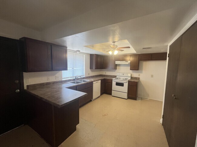 Building Photo - 7312 Kings Manor Ct