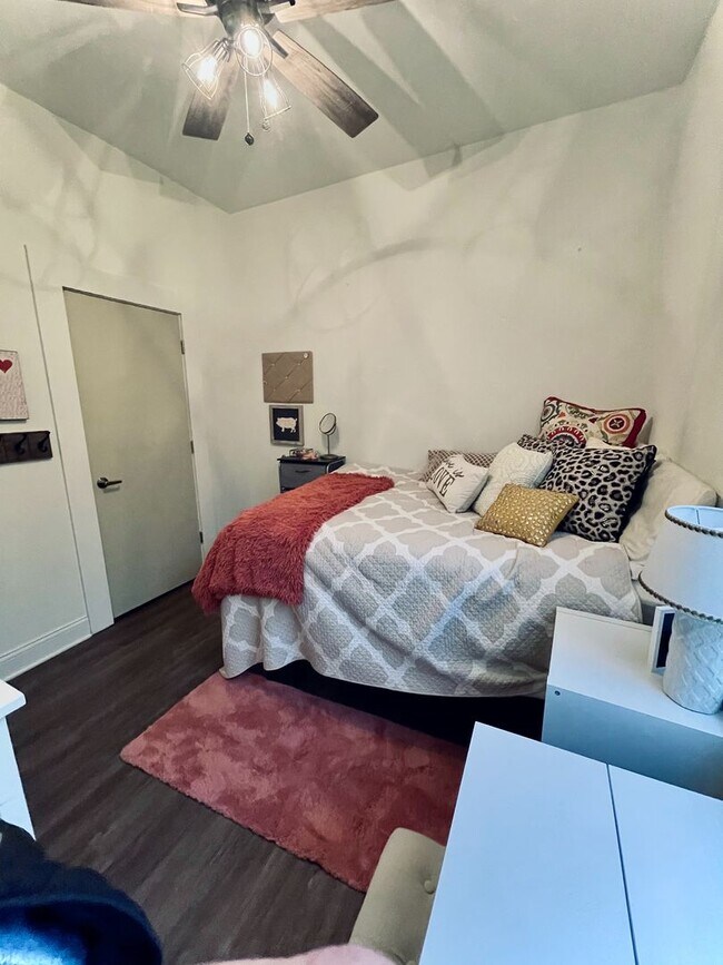 Foto del edificio - Available July 2026- 2 bedroom apartment