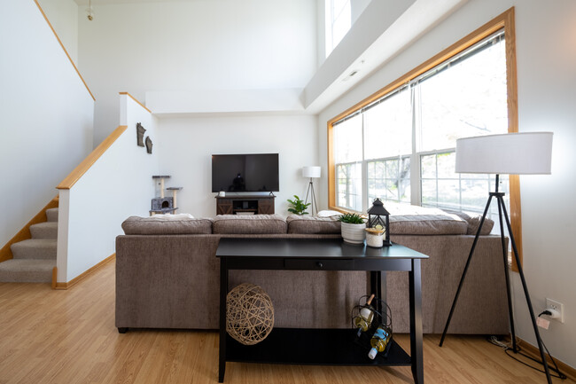 Foto del edificio - 1615 Legacy Pkwy E