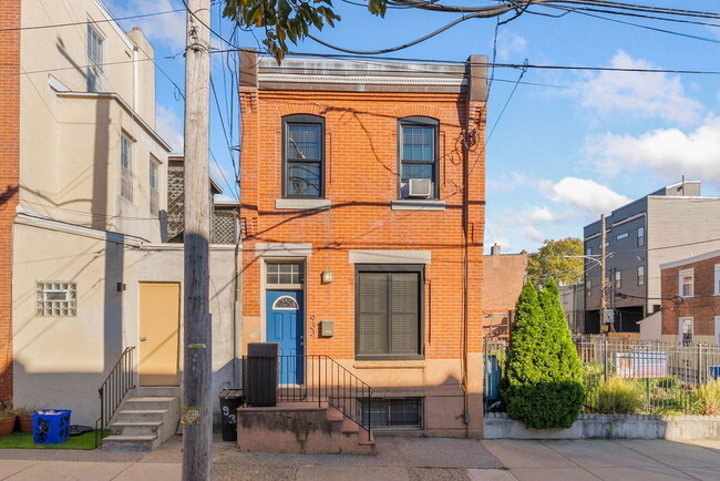 Photo - 933 N 30th St Townhome
