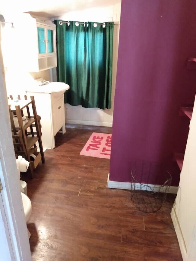 Shedd Rd - marcado en rojo - 120 Whitney Pl