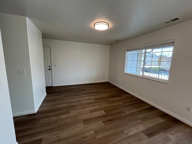 Sala de estar - 1063 W 1360 S