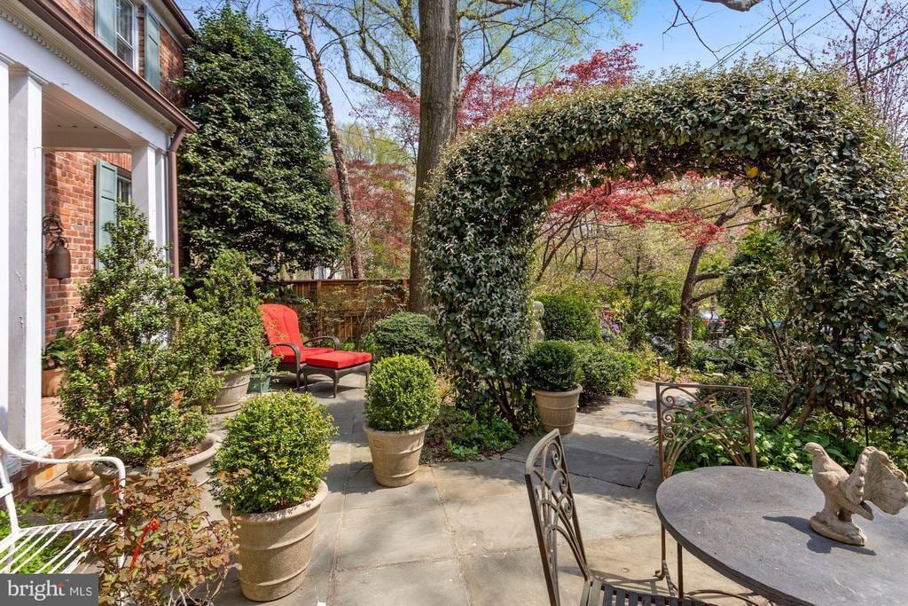 Photo - 3743 Upton St NW (Washington, DC)