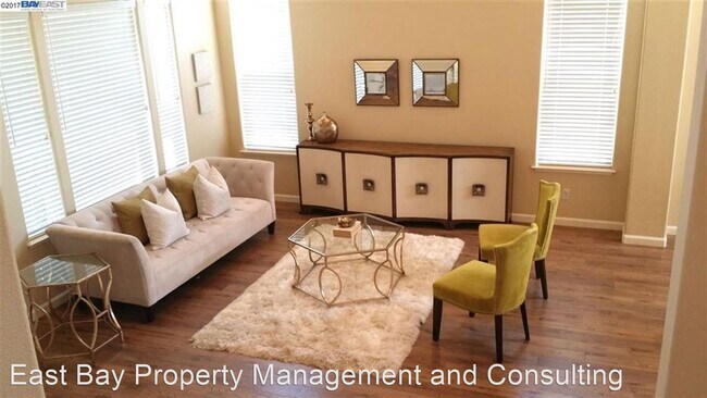Foto del edificio - 4 br, 3 bath House - 28831 Bay Heights Rd.