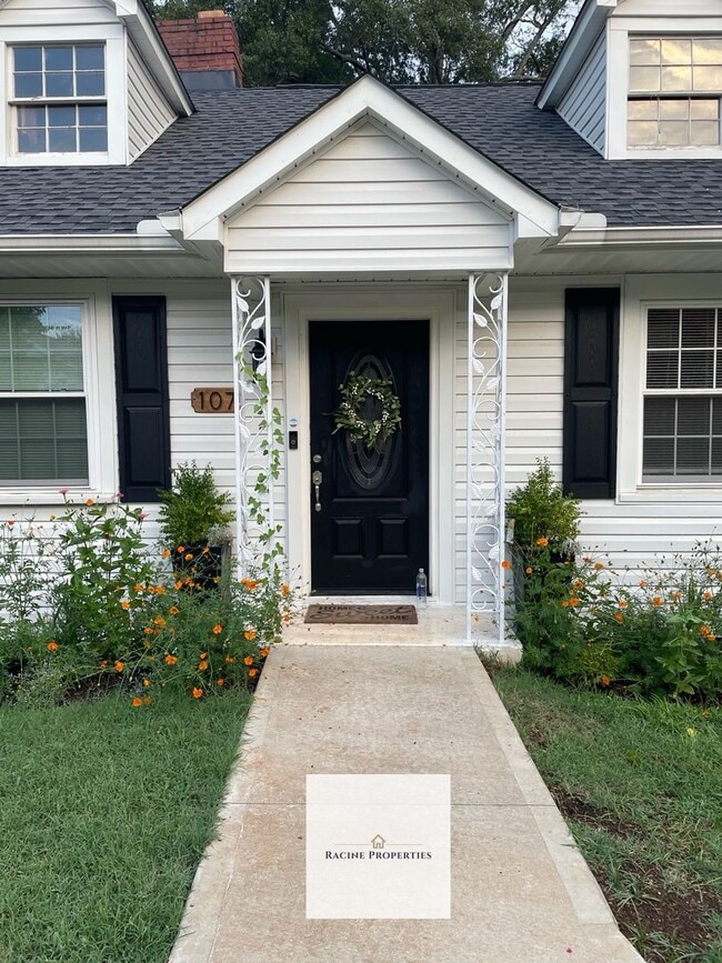 Photo - Two-bedroom cottage available near Downtown Greenville House