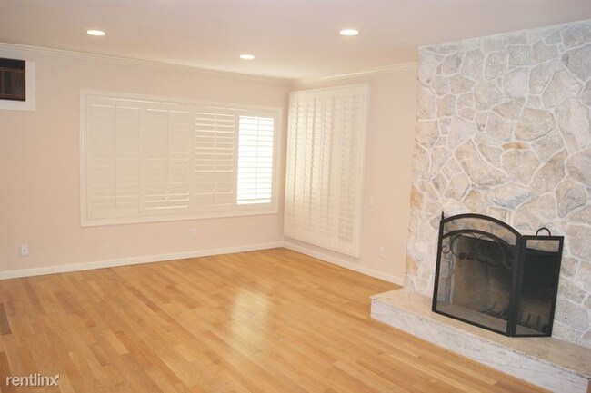 2 Br Bath 1344 Princeton St Apt C Condo For In Santa Building Photo 2 Br Bath 1344 Princeton St Apt C