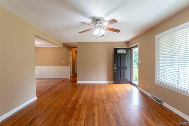 Building Photo - 612 Marion Dr