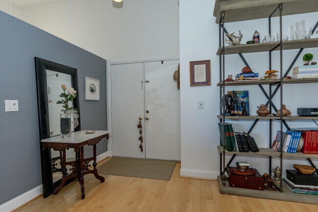Building Photo - 5570 Piping Rock Dr