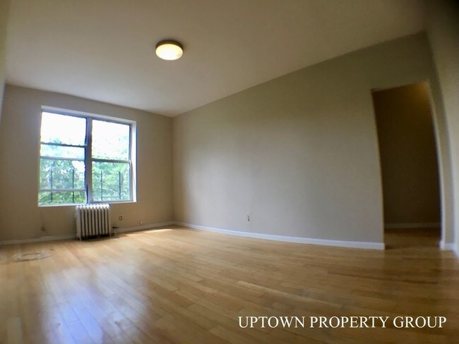 Building Photo - 651 W 188th St