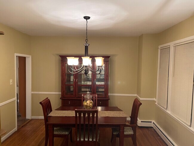 Dining room - 115 N 12th St