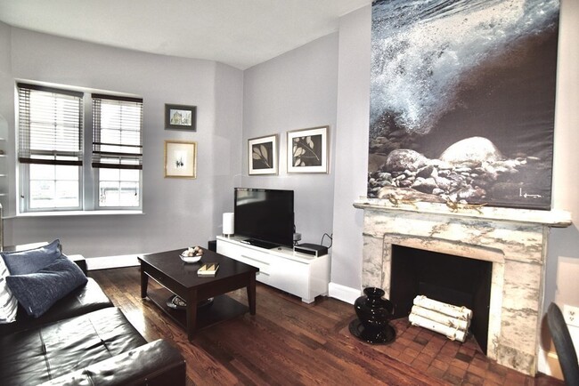 Building Photo - 125 Beacon St