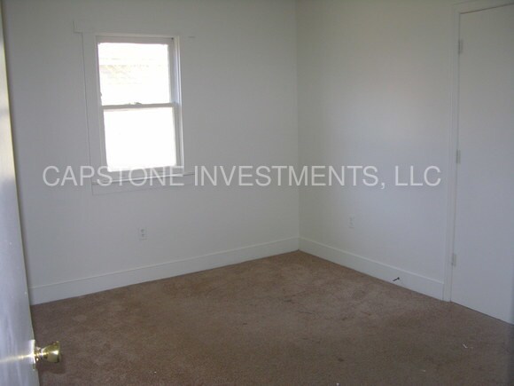 Foto del edificio - 349 Camden Ct NW