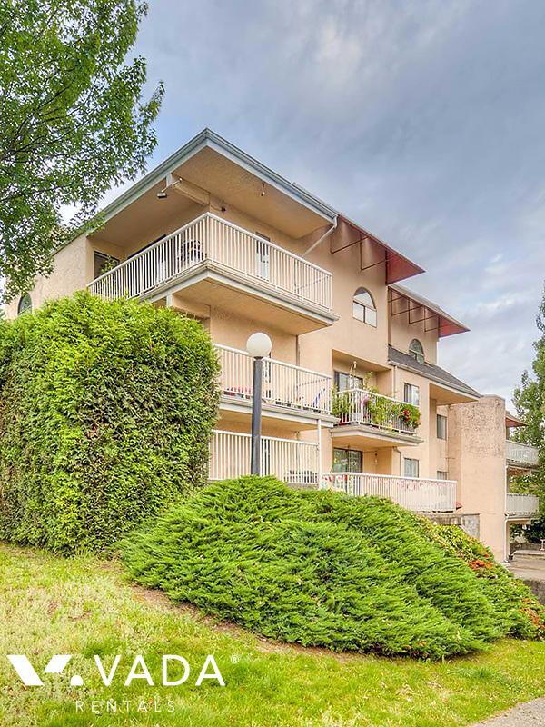 Photo principale - Sparwood 1 Bed Apartment Rental 204-975 E ...