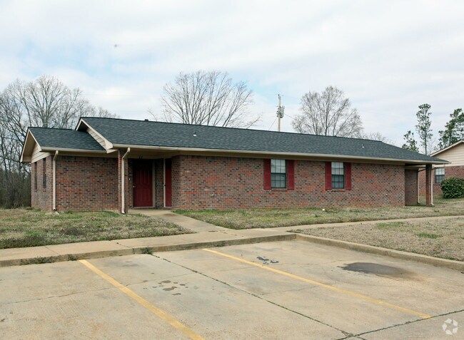 Holly Estates Apartments Holly Springs, MS