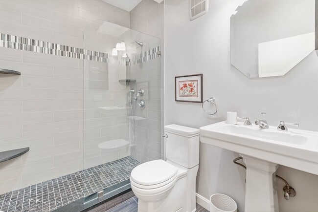 Building Photo - 254 W Newton St