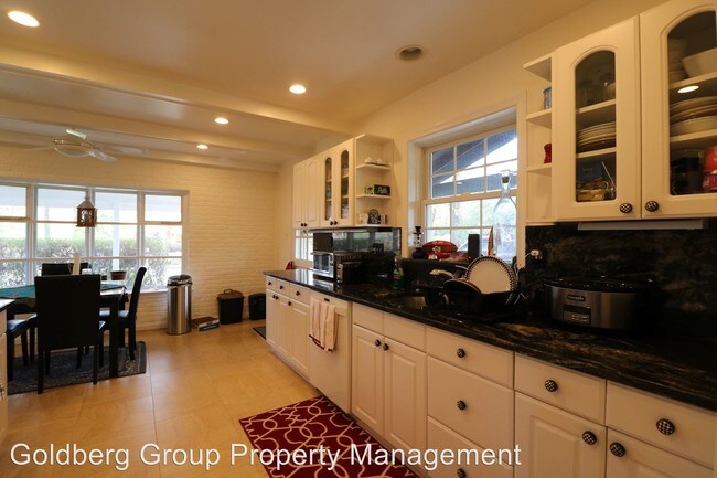 Building Photo - 5 br, 4 bath House - 1397 Canterbury Way
