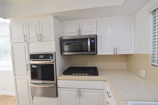 Foto del edificio - 14706 Dickens St