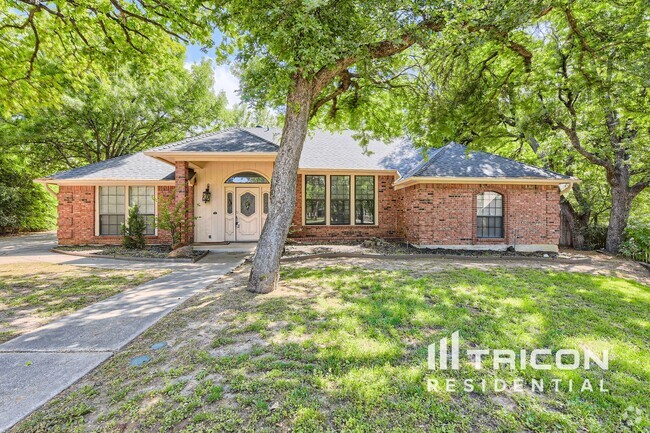 Building Photo - 6710 Saddle Ridge Rd