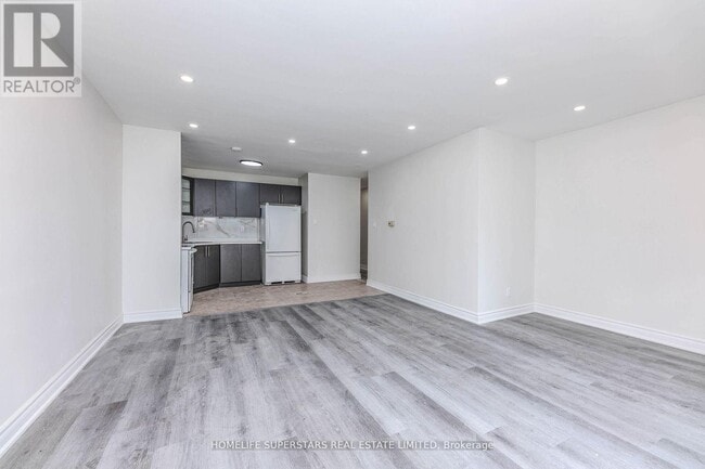 Building Photo - 1164 The Queensway