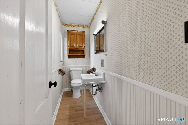 Foto del edificio - 164 W Main St