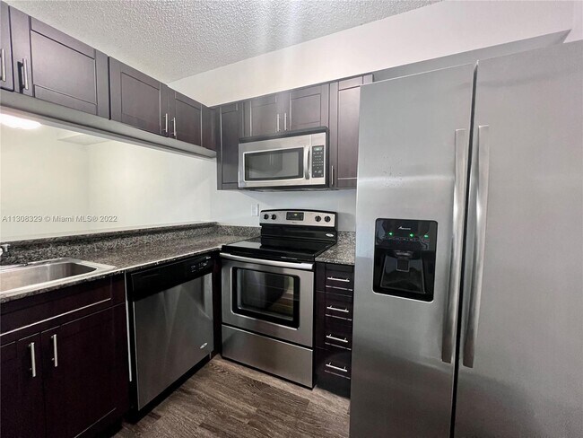 Foto del edificio - 10025 NW 46th St