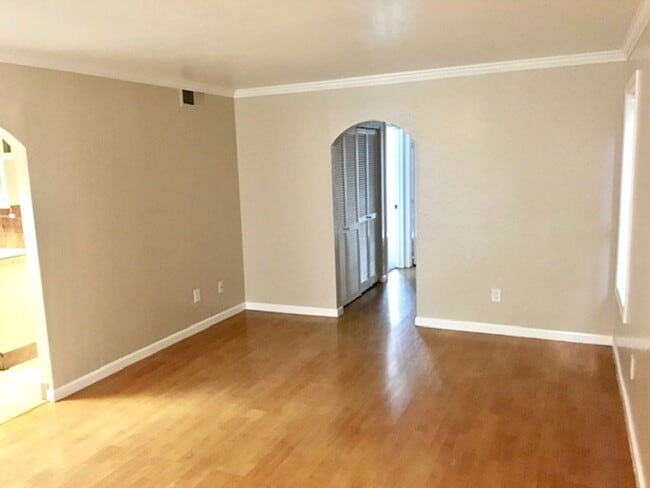 Foto del edificio - Nice 2 bed, 2 bath Condo with 1-Car Garage...