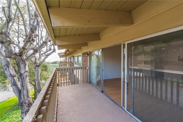 Building Photo - 6542 Ocean Crest Dr