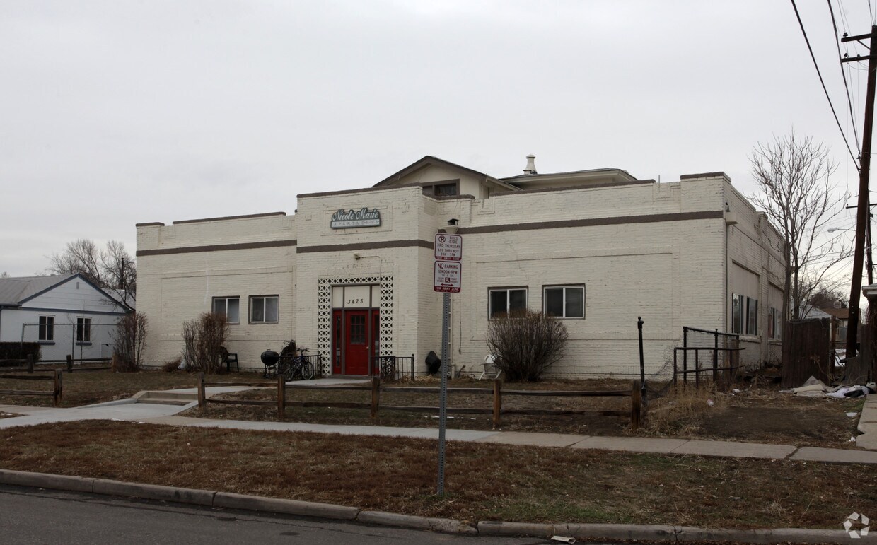 Building Photo - Nicole Marie Apartments