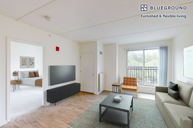 Building Photo - 3 Chrysler Rd