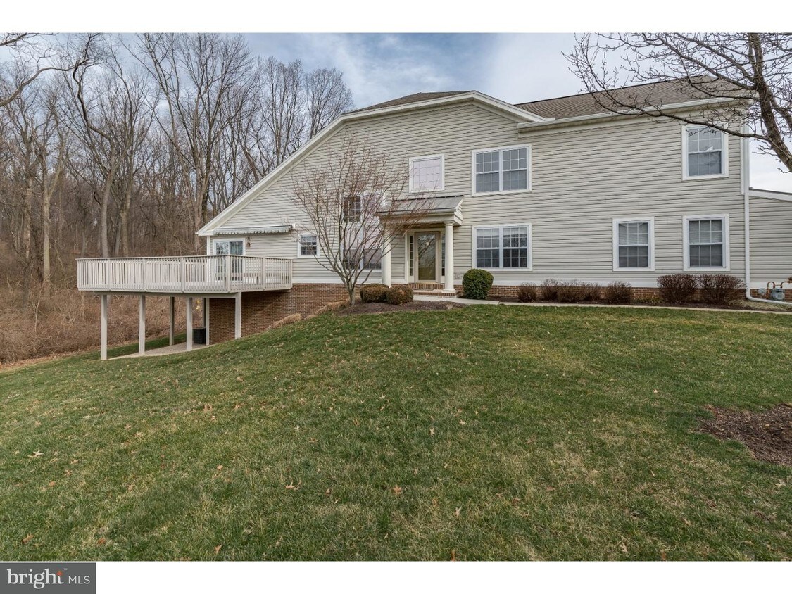 Primary Photo - 418 Oak Hill Ln