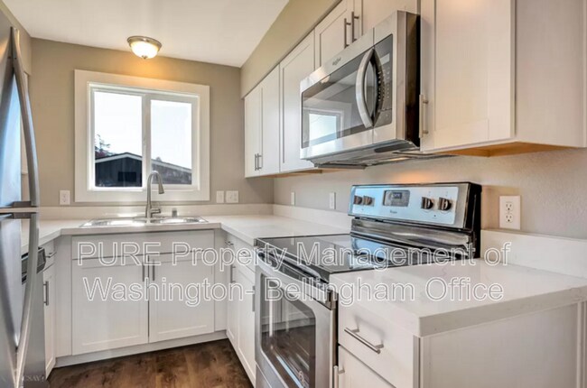 Building Photo - 1108 24th St