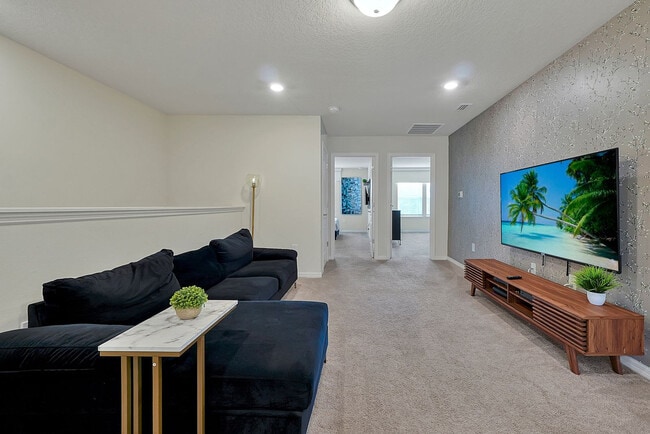 Building Photo - 7435 Oakmoss Loop
