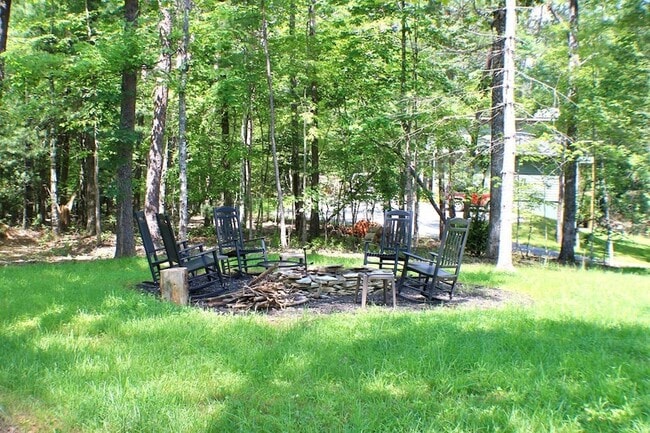 Building Photo - 1001 Sunset Rd