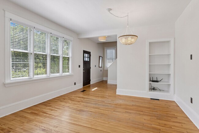 Foto del edificio - 4432 Upton Ave S