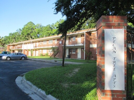 Primary Photo - 905 Thomas St
